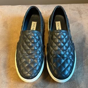 Steve Madden slip ons